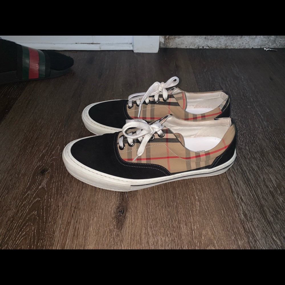 Burberry vans